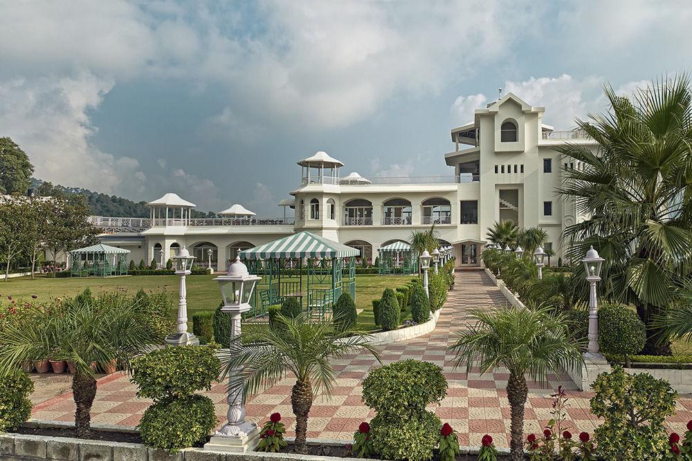 Club Mahindra Kandāghāt Bagian luar foto