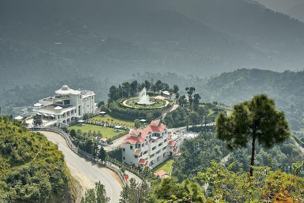 Club Mahindra Kandāghāt Bagian luar foto