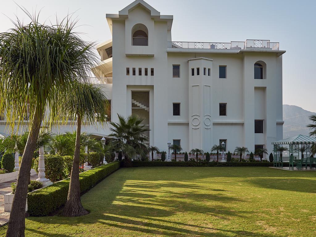 Club Mahindra Kandāghāt Bagian luar foto